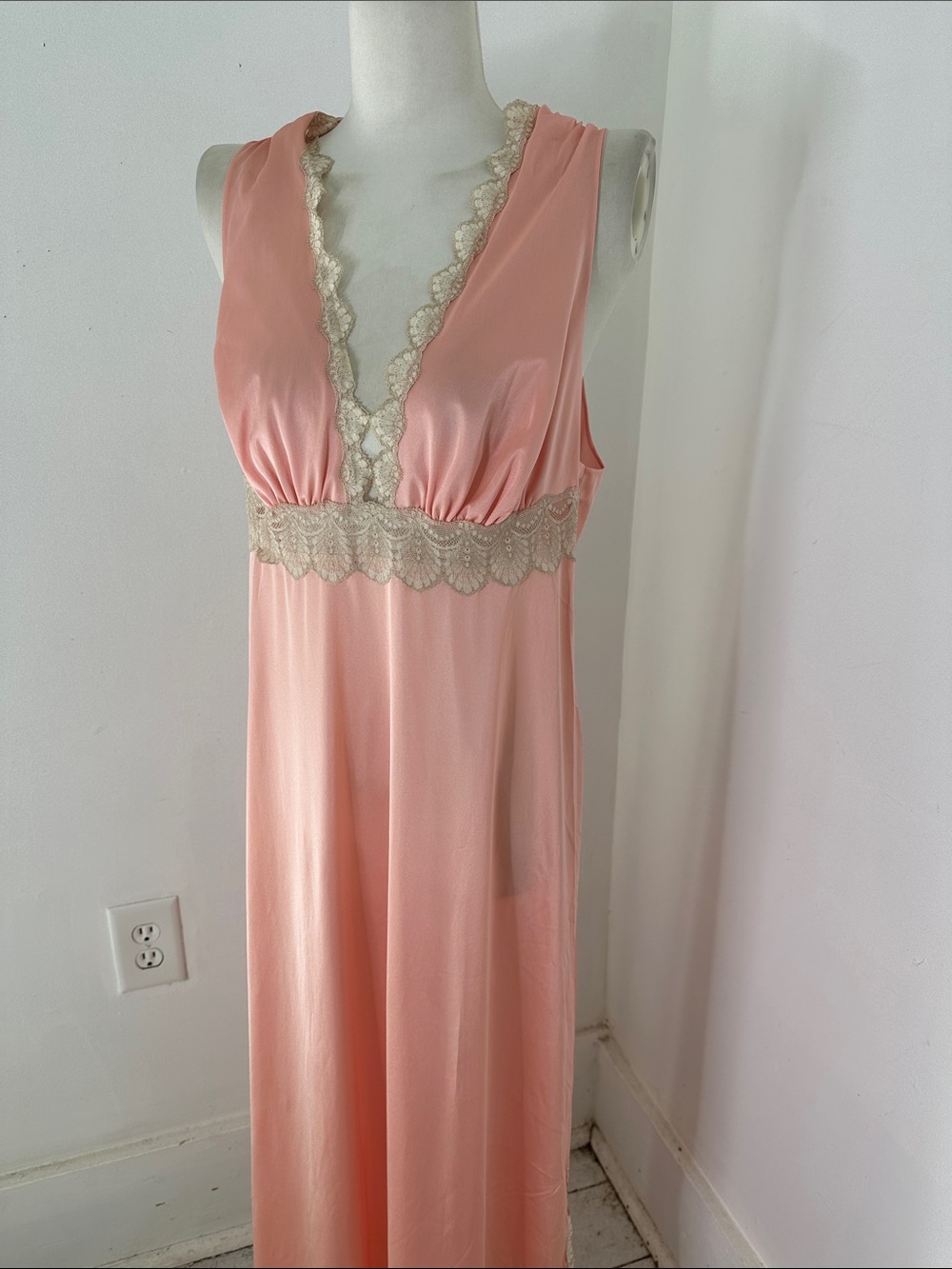 Vintage Peach Satin Lace-Trim Maxi Chemise - Picture 2 of 5